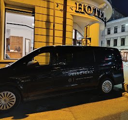 transfer with mini van from hotel or airbnb apartments in kavala